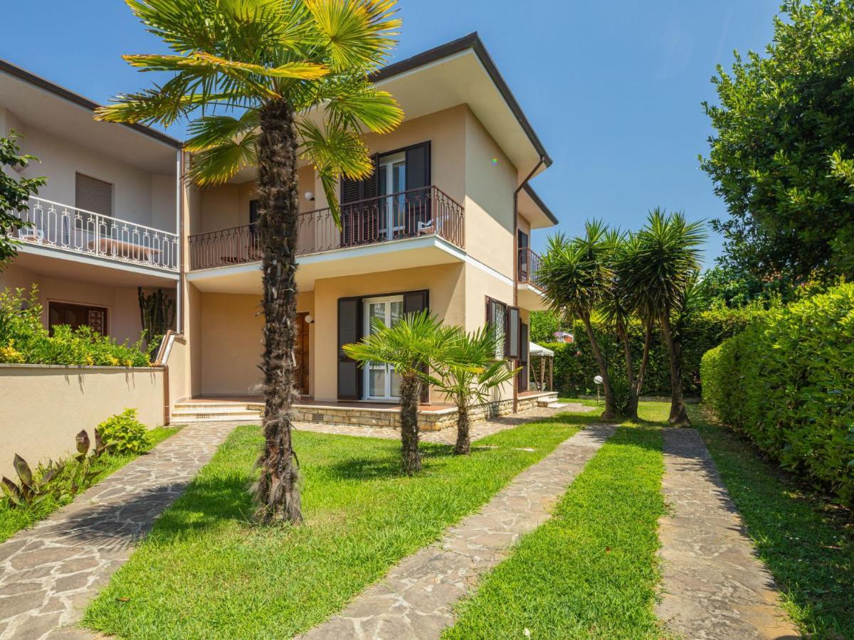 Holiday Home Antonia By Interhome Марина ди Пиетрасанта Екстериор снимка